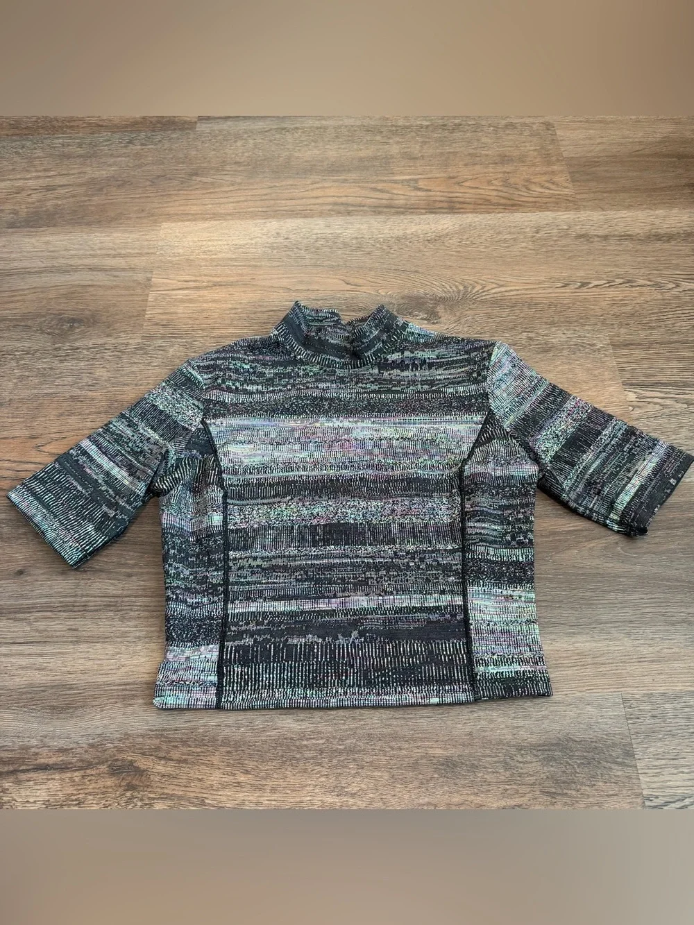 RARE Lululemon Lab Jacquard Mock Neck T-Shirt Future Noise Size Small Cropped